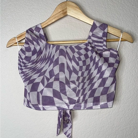 Superdown Moira Cross Over Halter Top Medium - Picture 7 of 9